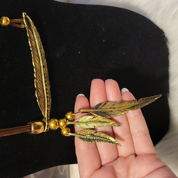 Nacklace - Picture 3 of 5